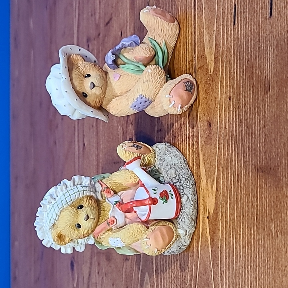2 Cherished Teddies figurines